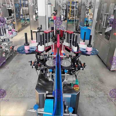 เครื่องติดฉลากขวดแบนสี่เหลี่ยมอัตโนมัติ สติ๊กเกอร์กาวสองหน้ารูปทรงพิเศษ