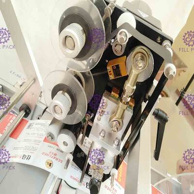 เครื่องติดฉลากขวดกลมแบบกาว เครื่องติดฉลากขวดกึ่งอัตโนมัติ