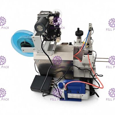 เครื่องติดฉลากขวดสติกเกอร์กาว 1800BPH กึ่งอัตโนมัติสำหรับขวดเหลี่ยม 3 ด้าน