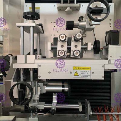 เครื่องติดฉลากอัตโนมัติสำหรับขวด PET 2 ลิตรและฝาขวด