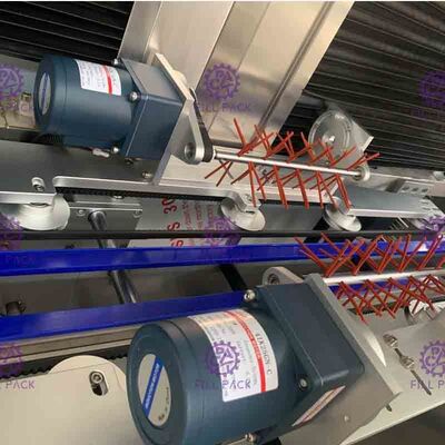 เครื่องติดฉลากขวด PET แบบหัวคู่อัตโนมัติสำหรับฉลากร่างกายทั้งสอง