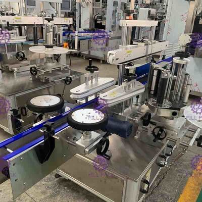 กาวตนเอง PET / สติกเกอร์พลาสติกขวดแบนสแควร์การติดฉลาก / เครื่อง Labeler / อุปกรณ์ / โรงงาน / ระบบ