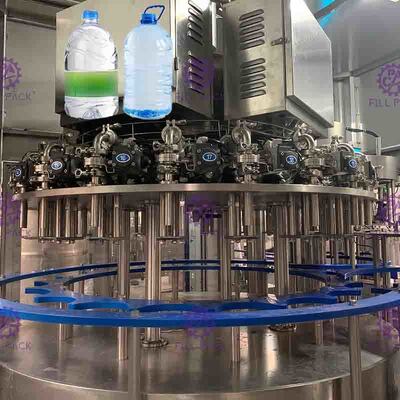 6 หัว 600BPH บรรจุขวดน้ำดื่ม Mchine แบบสัมผัสหน้าจอพร้อม Capper