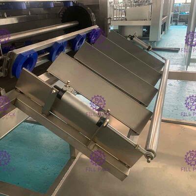 เครื่องบรรจุขวดน้ำแร่ ISO9001 SS304 ทนต่อการหมุน