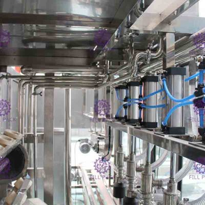 900BPH 5 แกลลอนบรรจุน้ำอัตโนมัติด้วยประเภท Nanfang ปั๊ม 6 คู่สาย