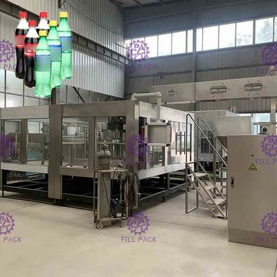 PLC ควบคุม 3 in 1 เครื่องดื่มอัดลมเครื่องบรรจุขวด PET