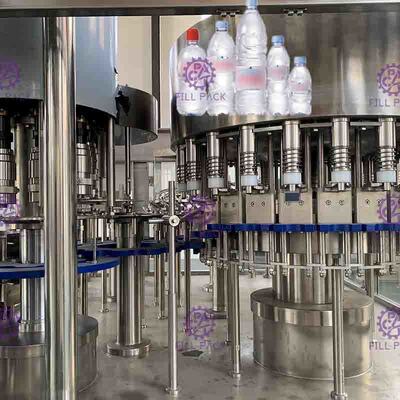 3 ใน 1 Monoblock พลาสติกขวดบรรจุเครื่องสำหรับน้ำแร่ 18 หัว