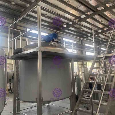 ถังชั้นเดียว 2000L สำหรับสายการผลิตน้ำอัดลมพร้อมมอเตอร์ปรับความเร็วได้