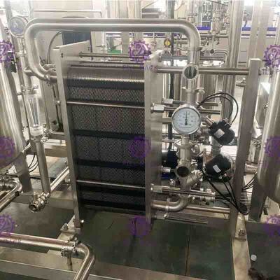 อัตโนมัติ Soft Drink ประมวลผลสายพลังงานสูงโซดาผสม CO2 6000L / H