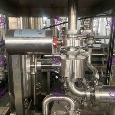 อัตราส่วนสูงน้ำอัดลมเครื่องทำ 9000L / H ด้วย CO2 เครื่องดื่ม
