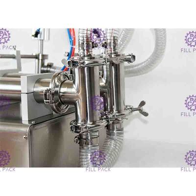 เครื่องบรรจุของเหลวนิวเมติกหัวคู่ 1000BPH เครื่องดื่ม