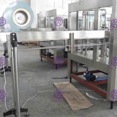 Monoblock Liquid Filling Machine, 5 In 1 ฟิลเลอร์ขวดน้ำผลไม้เยื่อกระดาษพลาสติก